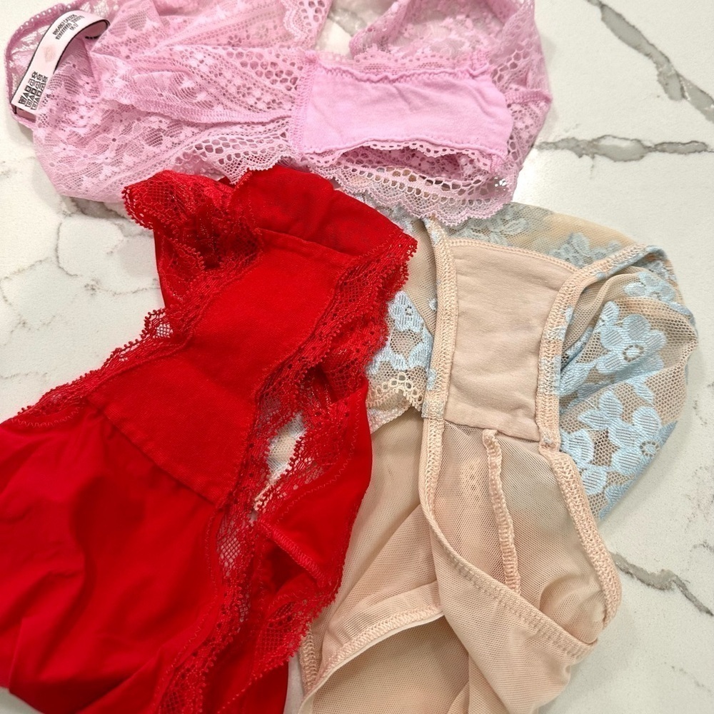 Victoria’s Secret lace panties lot of 3 size S - Picture 4 of 6